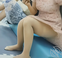 (偷拍)游乐场眼镜宝妈送你一夜你会怎么干她？2