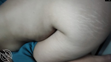 原创后续全程无意识第一视角玩弄喝断片的老妈骚穴，尿水淫水泛滥，好刺激0