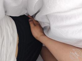 姐姐睡着了，但是不敢动她，现在话都不敢和她说，0