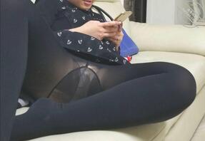 偷拍舅妈的黑丝白内裤岔开腿2