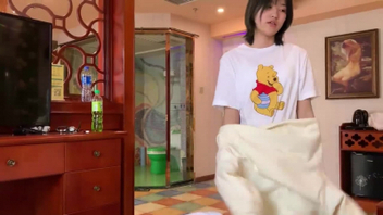 50分钟大片，约炮活泼可爱美女嫩妹全程露脸玩SM清晰对白有意思
