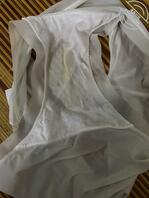 大姨子喝醉了，进她房间，摸她奈子