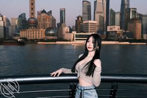 重庆小母狗，胸大屁股大，特别骚，欢迎射频