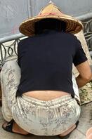 丈母娘的内衣内裤，每次洗完澡她都放卫生间全被我射过了。（下次射再拍）0