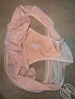 妈妈不在，我射在了她的内裤上1