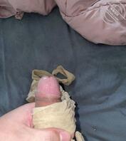 妈妈不在，我射在了她的内裤上2