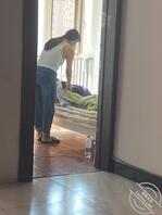 原创(10)回老家了,这次偷拍老妈没被发现,早晚干她!0