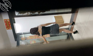 偷拍几位美女少妇尿尿0