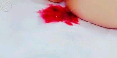 终于从朋友那里搞到一盒春药终于给梦寐以求的表妹下药了,没想到还是个处女【原出售】0