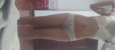 我和亲妹妹 有没有大哥冲个会员。免费上操妹妹屁眼,双管齐下视频。2