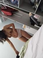 贵在真实换衣服上班，上传一次消耗不少精力，没人评论点赞发出来真是自讨没趣0