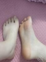 08小甜妹的脚脚真想射上去1