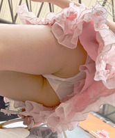 【粉裙子白内裤抄底】2