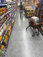 偶尔拍下女仔裤小少妇肯定生过儿子了0