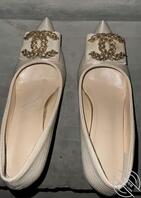 母亲田丽的高跟鞋