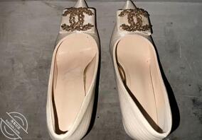 母亲田丽的高跟鞋1