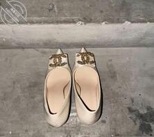 母亲田丽的高跟鞋2