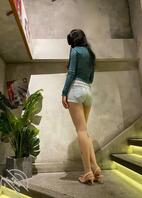 (原创)老爸在楼下和朋友吃饭,我在他房间里强干了内射了老妈1