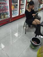 超市老板娘，我觉得挺好看的，你们觉得呢？