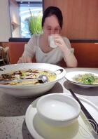 20 闲下一天和老妈逛街吃饭,感谢大哥们支持的钱给老妈花弄的老妈特开心~0