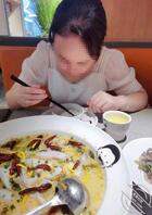 20 闲下一天和老妈逛街吃饭,感谢大哥们支持的钱给老妈花弄的老妈特开心~1