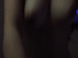 美乳好呻吟！引导交流是必须！