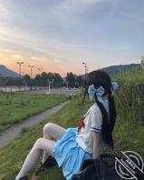 晚上陪表妹出来散步2