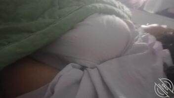 绿母儿真实偷拍亲妈 都是寒假的存货，绝对真实0