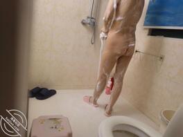 之前发的偷拍妈妈洗澡照片不知道为什么没发上，这里补上，让大家欣赏欣赏。2