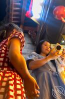 抄底牛仔包臀裙合集 只抄到一个完整白内裤 最骚的绿色蕾丝的就是裤管挡住了