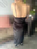 14、姐姐换上吊带裙,可以完美的看到她的大奶子。2