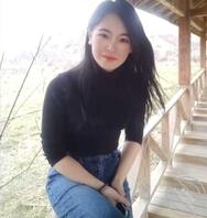 撩了好久的大龄美女，好不容易答应给我看她的逼！1