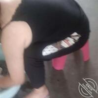 实录偷偷在妈妈后面掏出鸡巴想操她大屁股2