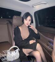 (原创)让嫂子看到我直立的鸡巴,嫂子一步一步陷入了深渊2