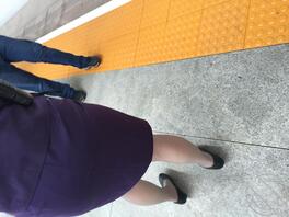 高铁上的乘务员可以找她们要丝袜或者要求足交服务吗