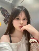 妹妹终于放暑假了  找了个机会和妹妹去旅游  看看有没有机会拿下。