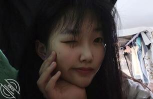 偷拍骚逼上厕所，还喜欢反着上，评论区交流1
