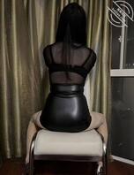 高二驯服双奴：母亲与阿姨