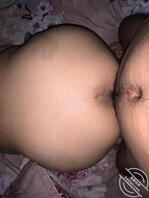 随便舔了一下老婆奶子，居然出这么多水，是不是太想要了？0