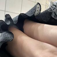 办公室抄底人妻少妇黑内内1