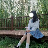 《原创》(2) 绝对真实带04年穿jk的表妹爬山,偷拍她裙底被发现后..0