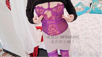 (32)楼道中的骚嫂子,成熟性感的肉体在户外穿梭,不惧他人的眼光2