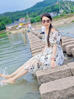 少妇人妻的大白腿和玉足，太诱人了。1