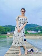 少妇人妻的大白腿和玉足，太诱人了。2