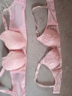 偷玩姑姑的内衣0