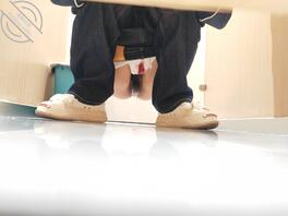 原创厕拍 流血的小姐姐1