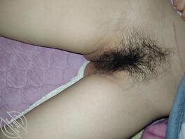 和嫂子吃饭一起喝酒,嫂子喝多了,终于如愿操上嫂子,嫂子哭了。2