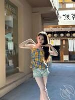 小母狗刘佳玺美腿，大家喜欢怎么玩她？2