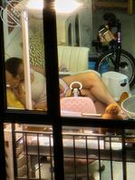 偷拍邻居肥肉腿真有感觉啊漏着内裤是不是勾引我呢