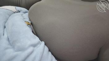 刚认识的巨乳少妇